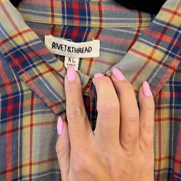 Rivet and thread oversized flannel - Picture 2 of 4